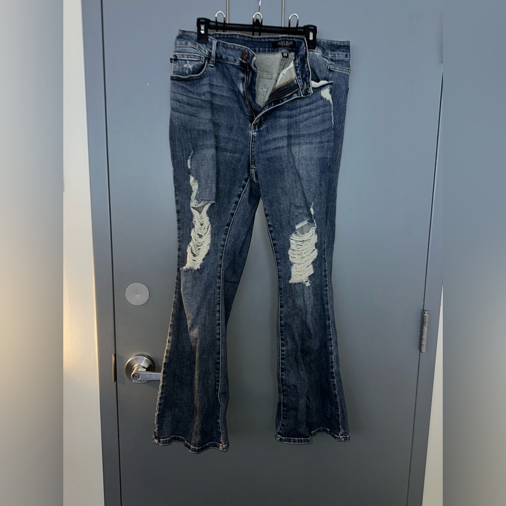 Judy Blue 18W distressed Flare